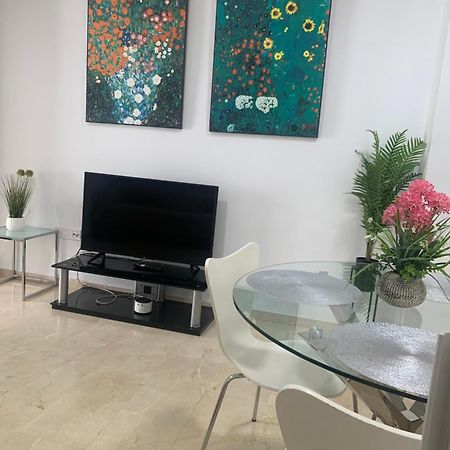 Beach And City Apartment A 50M De La Playa Фуэнхирола Экстерьер фото