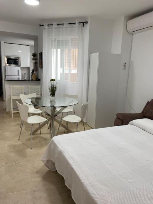 Beach And City Apartment A 50M De La Playa Фуэнхирола Экстерьер фото